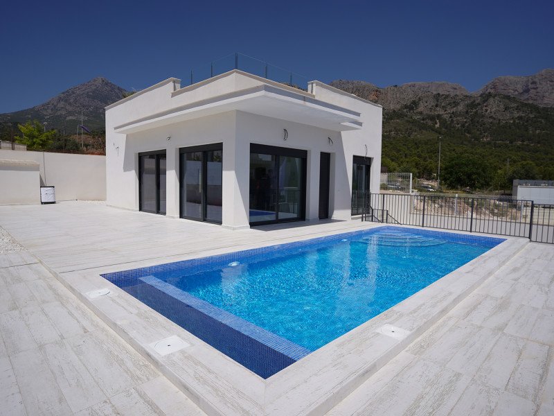 01HJ8CZQPVP5JE2BPW2P1EBFBH-medium Villa Sky