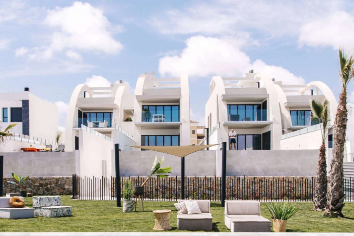 01HRSFMAGBX5M84KFVKRKYSXE9-medium Luxury Apartments Oceanic