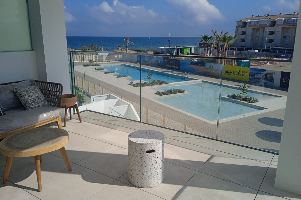 01HV1G36A3RG8EVTH2ERWYWN5M-medium L Estanyo Villa Romana
