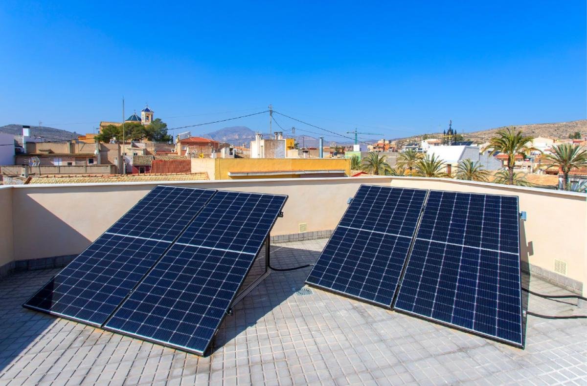 01JNVHP4C4VV42T5G4JN2RRCN1-medium Edificio Casa Perea