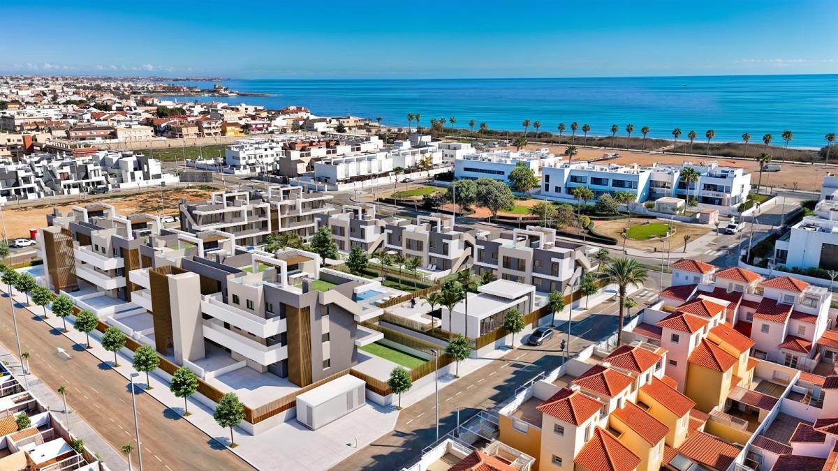 01JSCBQJRDJ2P1YGMEHC1J9AES-medium Lamar Higuericas Beach