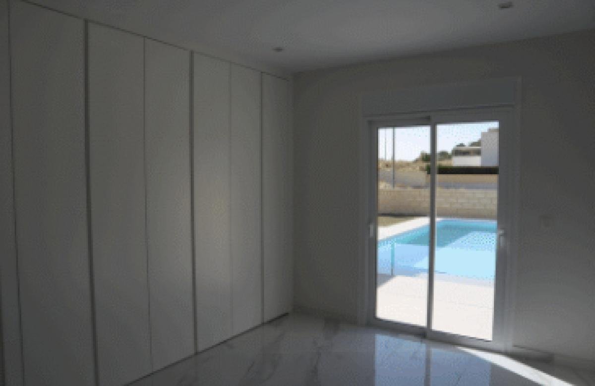 01K5V0PERX896J3E01JXQZN7JX-medium VILLA MENORCA URBANIZACIÓN LA ROMANA