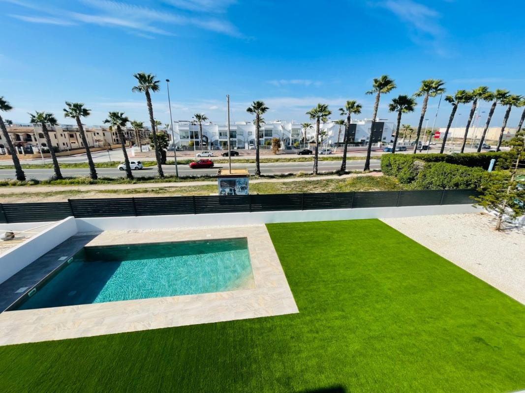 01KATHNV968D5FDH40V9E7GG4Q-medium Twins villas