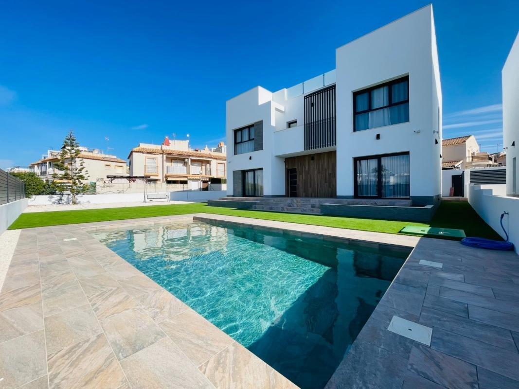 01KATHNVKR89YRK5Q192C8SRMP-medium Twins villas