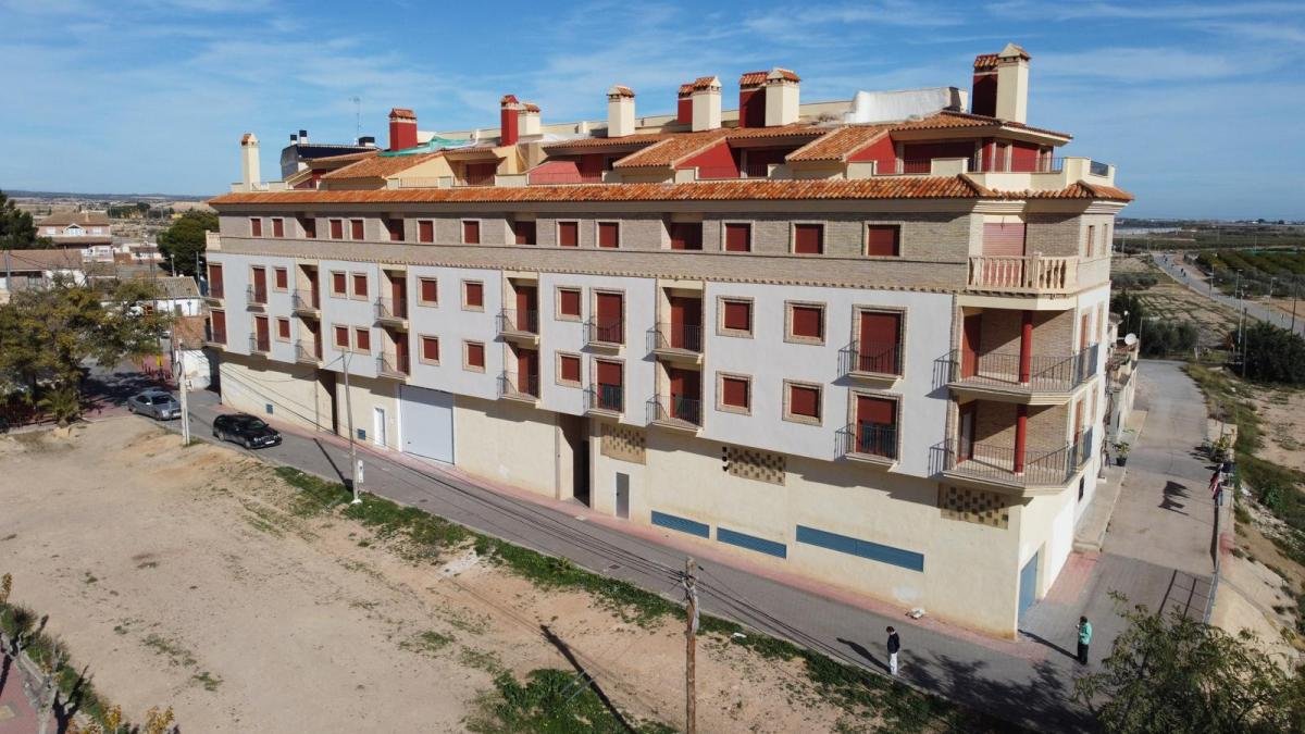01KCPFK9ZWGNJ30RQKCFHVHN5D-medium Edificio Nuestra Señora Del Carmen