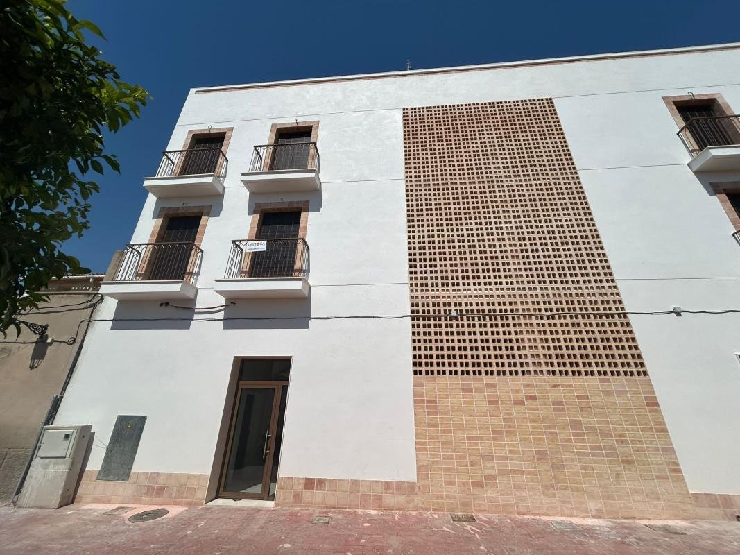 01KXK0DXS9VNCH94CDFPPGQEPV-medium Edificio Cierna