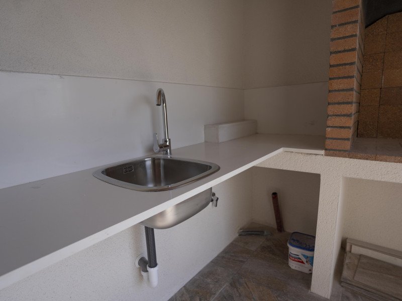 800