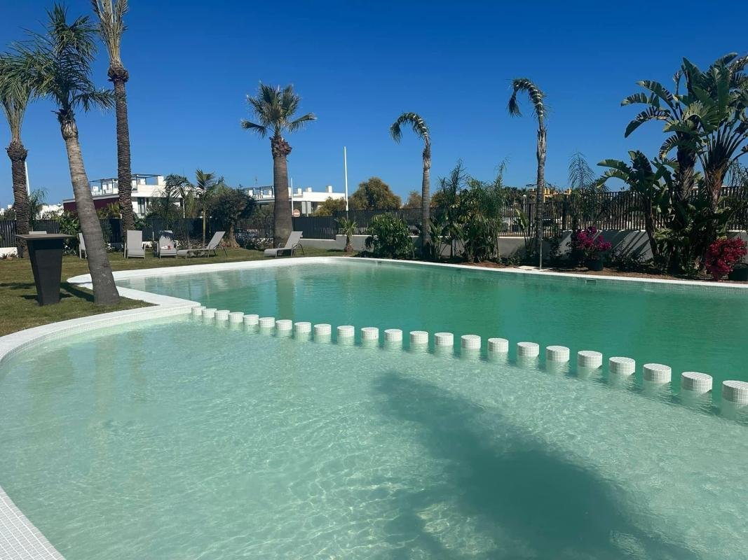01JGK8FNZNC2902C391M2HEQ8H-medium Antilia IV El Lago Terraces ID SMB376104