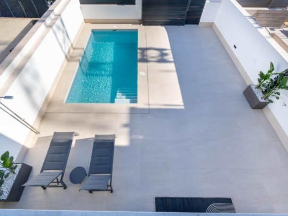 ALTOS LUXURY viila delujo ID SMB471168