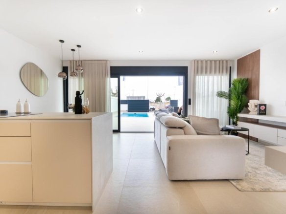 ALTOS LUXURY viila delujo ID SMB471168