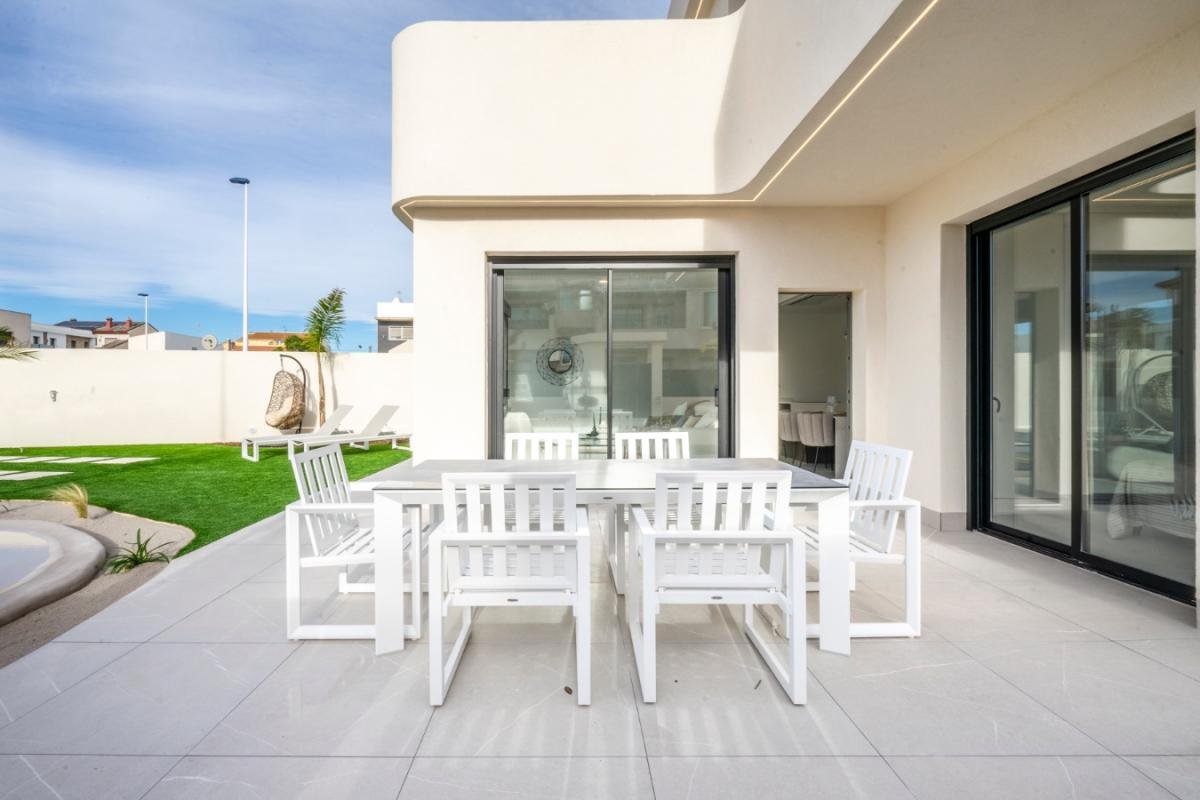 01KY0ESZ9SPAH6CAQW07NJE52P-medium Serendipia Beach Villas ID SMB319051