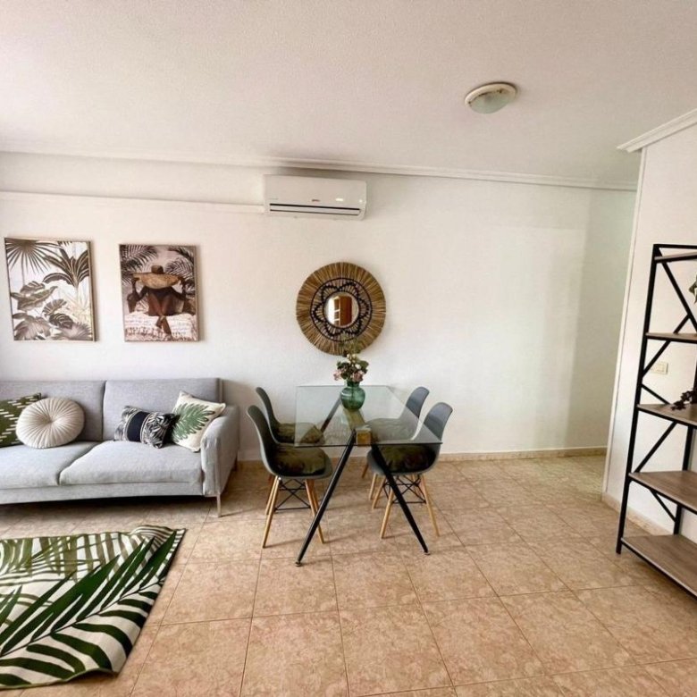 Piso en Calle San Emigdio, El Molino, Torrevieja ID SMB566812