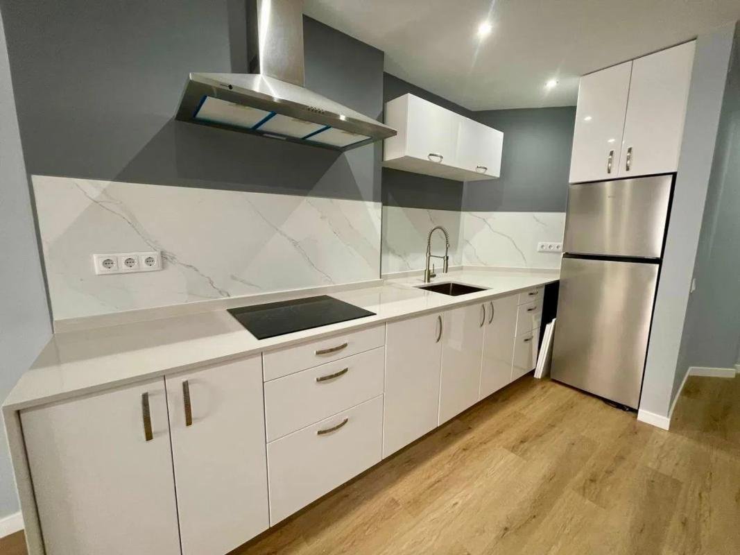 property-175932-1-medium Piso en calle Tiburón