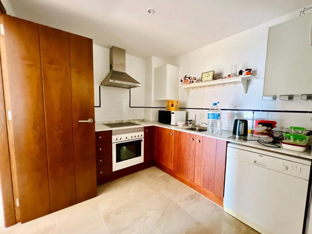 property-253742-1-medium Piso en avenida de las Olas