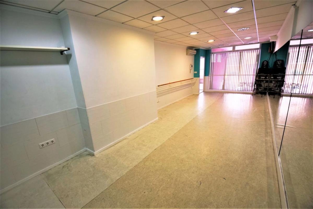 property-321069-12-medium Local en Zona Pueblo