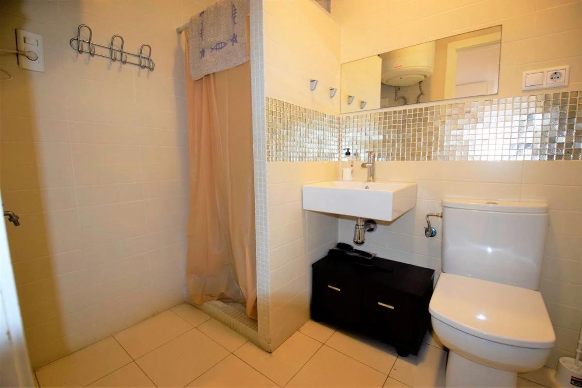 property-321069-2-medium Local en Zona Pueblo