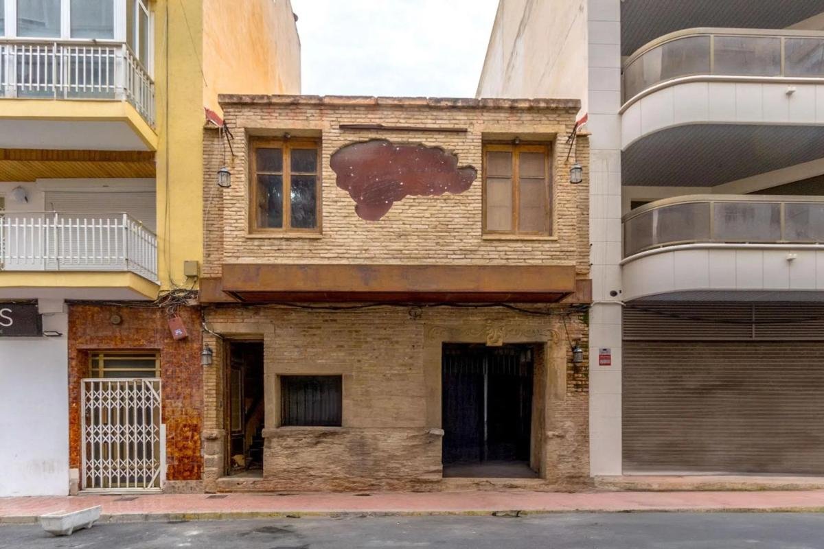Local en calle Ramón y Cajal