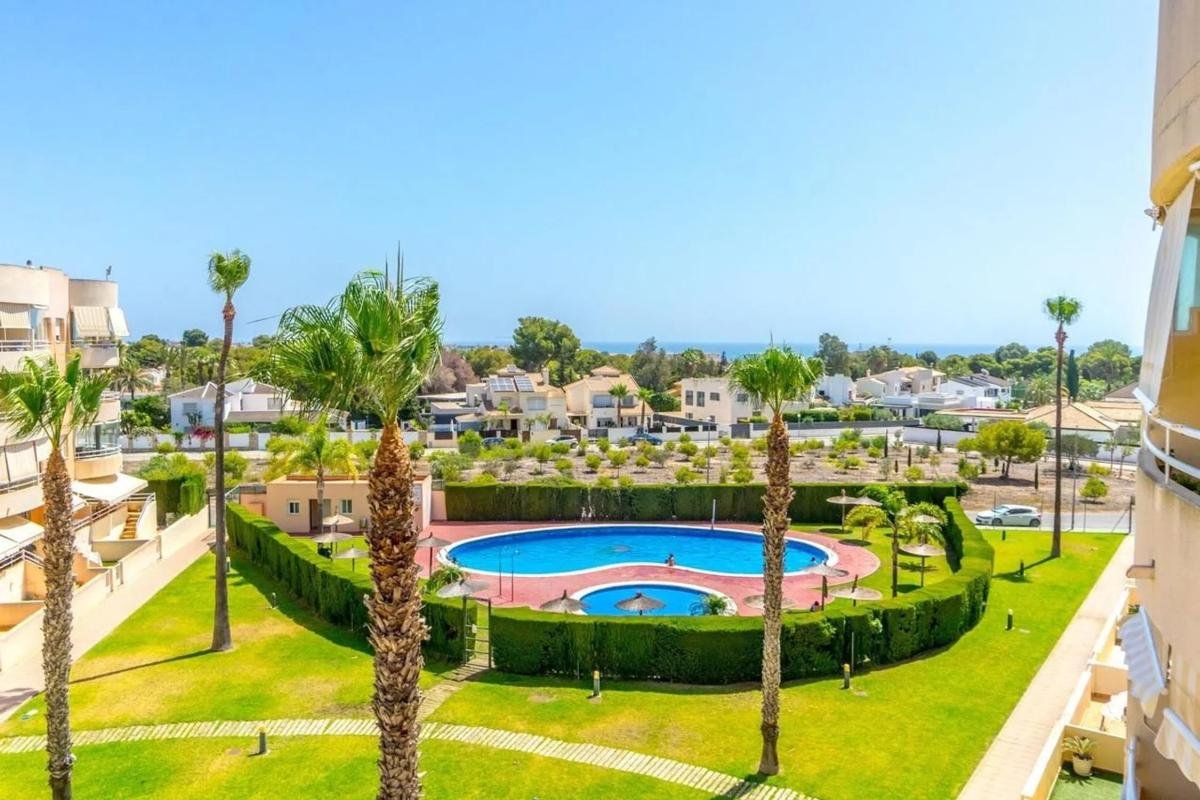 Piso en Barrio Campoamor