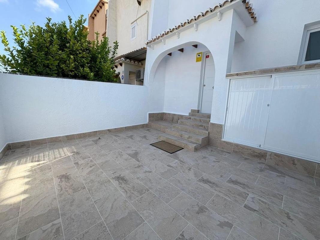 property-360528-1-medium Chalet adosado en avenida de Torrevieja