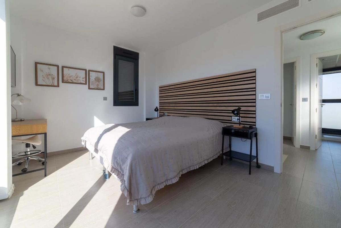 property-408524-2-medium Casa independiente en calle Albariño, 4