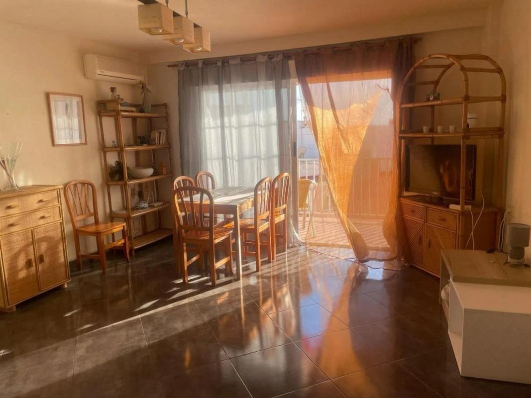 property-427548-1-medium Piso en calle Timonel