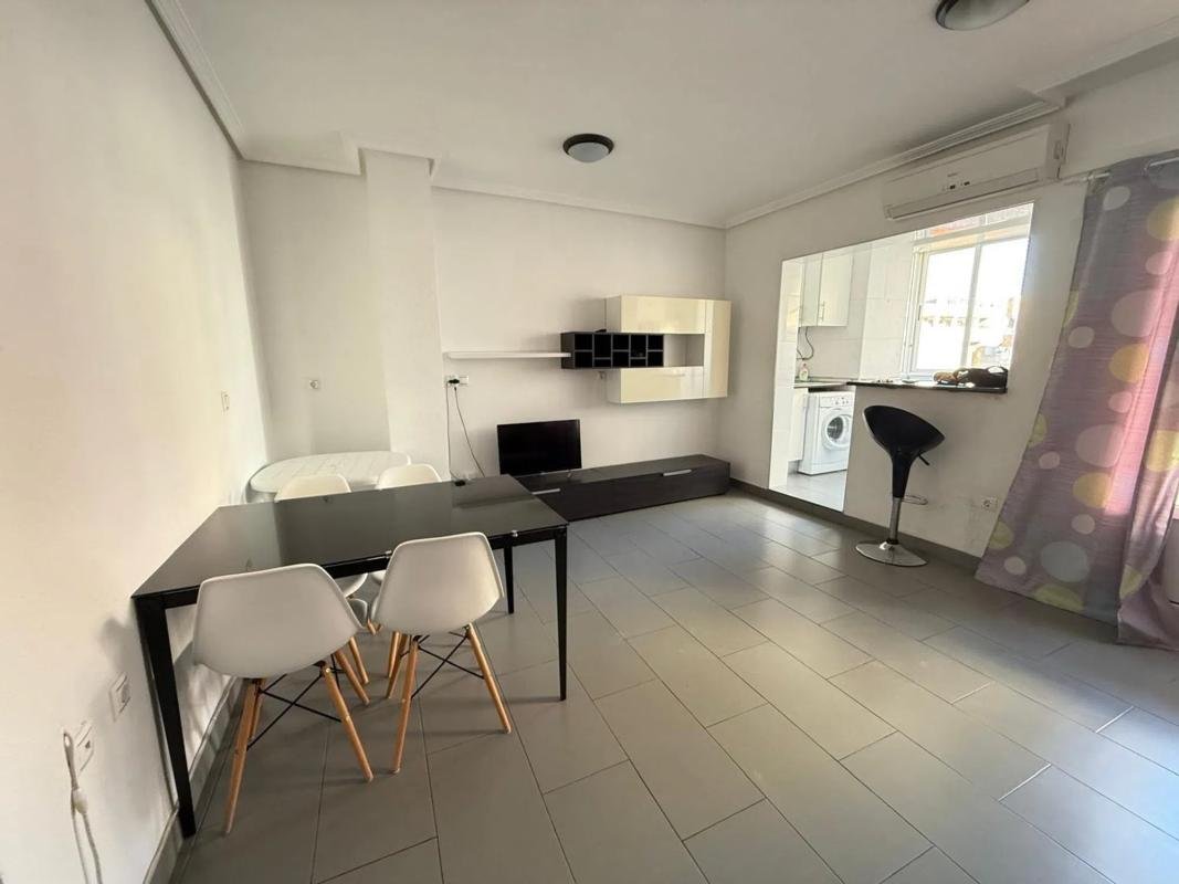 property-432489-2-medium Piso en calle Heraclio