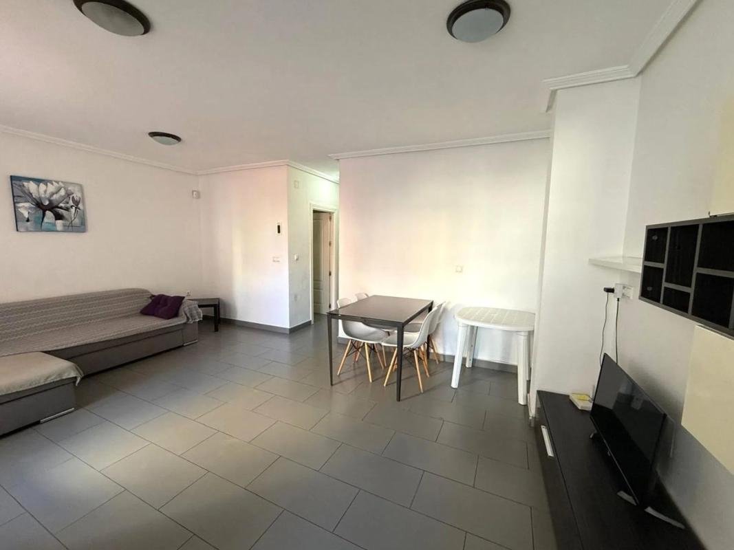 property-432489-3-medium Piso en calle Heraclio
