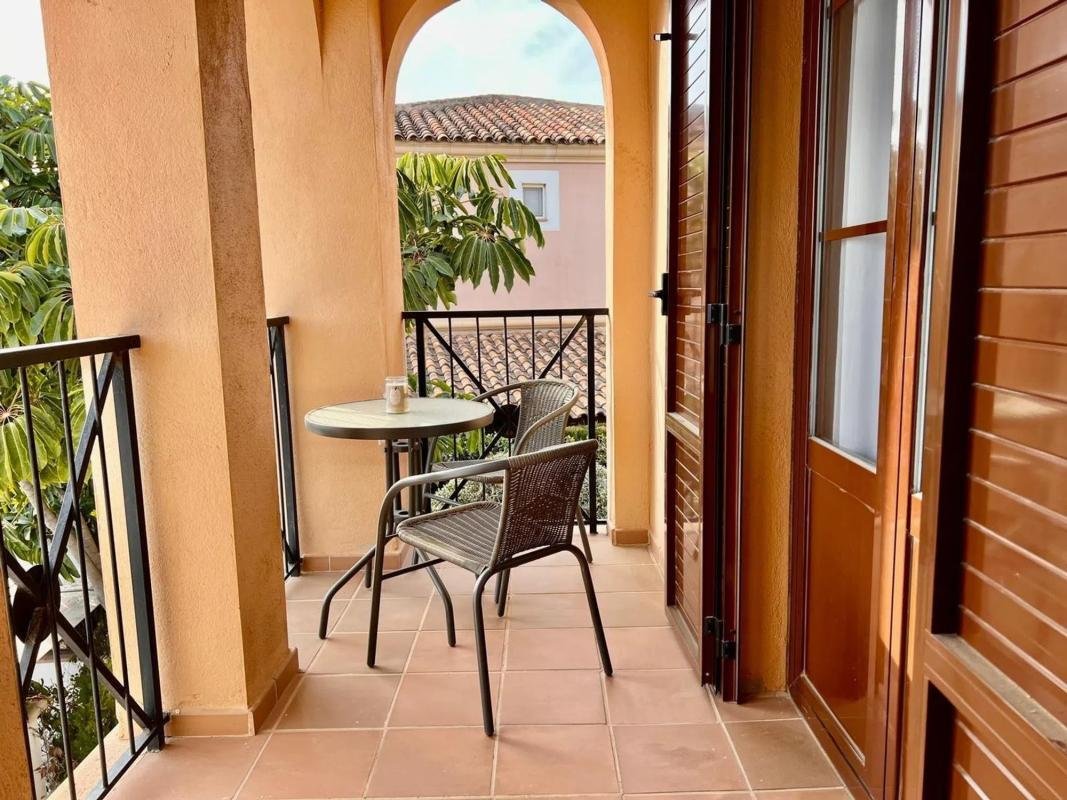 property-442096-1-medium Casa independiente en calle Praga