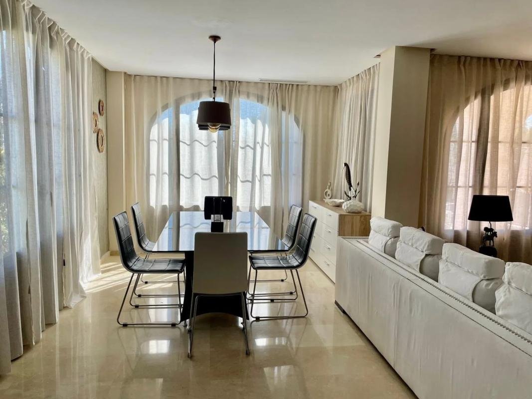 property-442096-13-medium Casa independiente en calle Praga