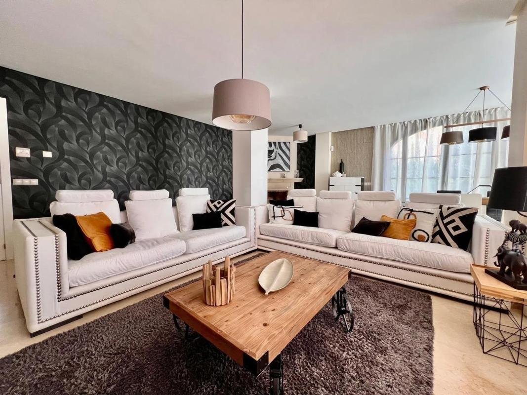 property-442096-15-medium Casa independiente en calle Praga
