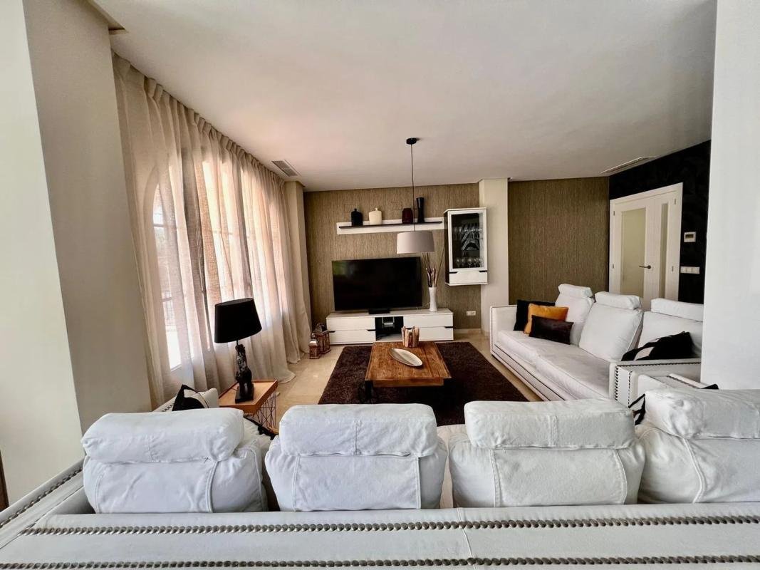 property-442096-17-medium Casa independiente en calle Praga