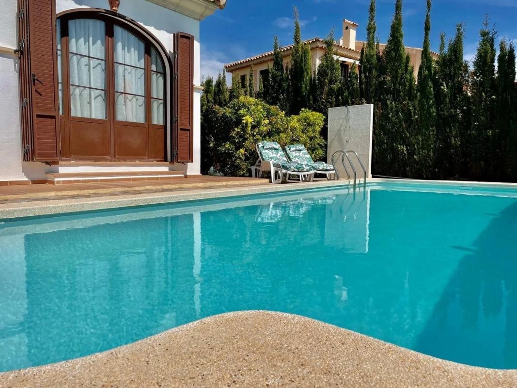 property-442096-6-medium Casa independiente en calle Praga