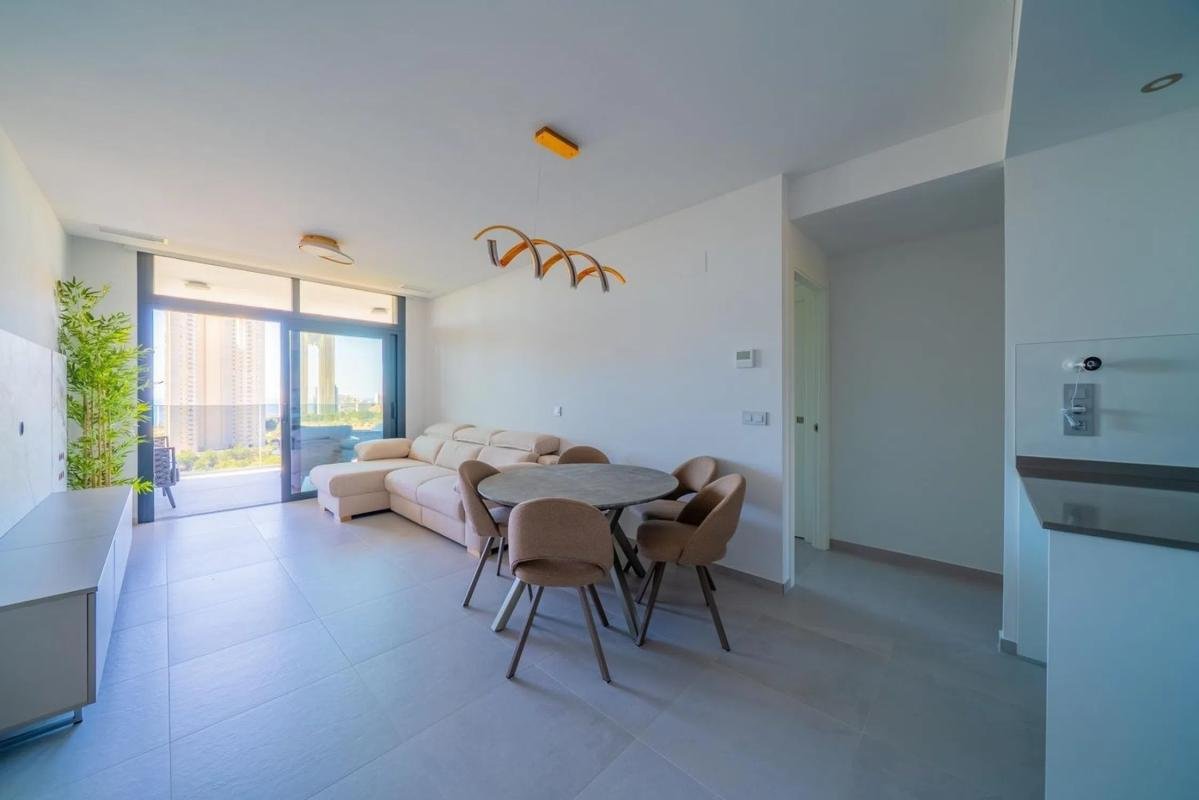 property-443929-1-medium Piso en calle Presidente Adolfo Suárez