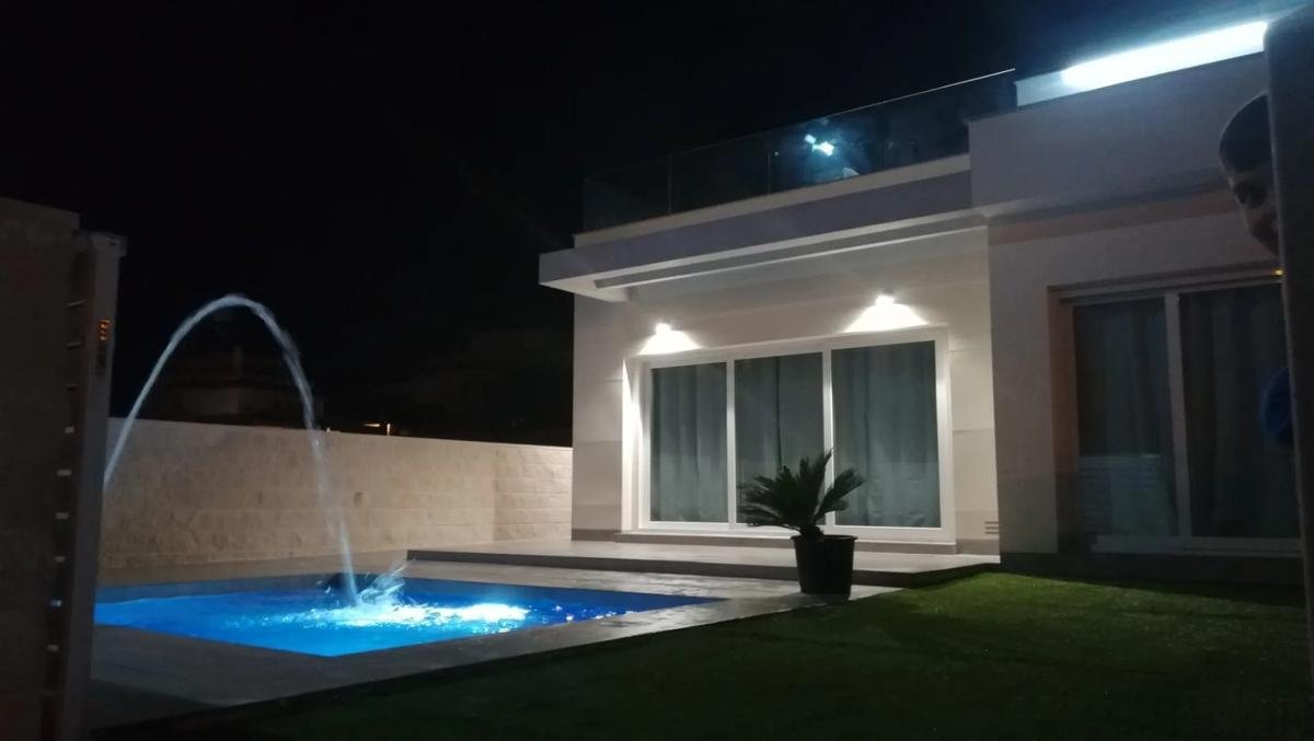 property-467042-11-medium Chalet en calle Clavellina