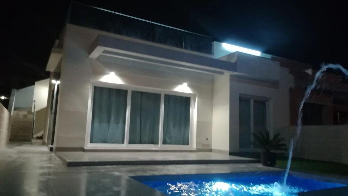 property-467042-12-medium Chalet en calle Clavellina