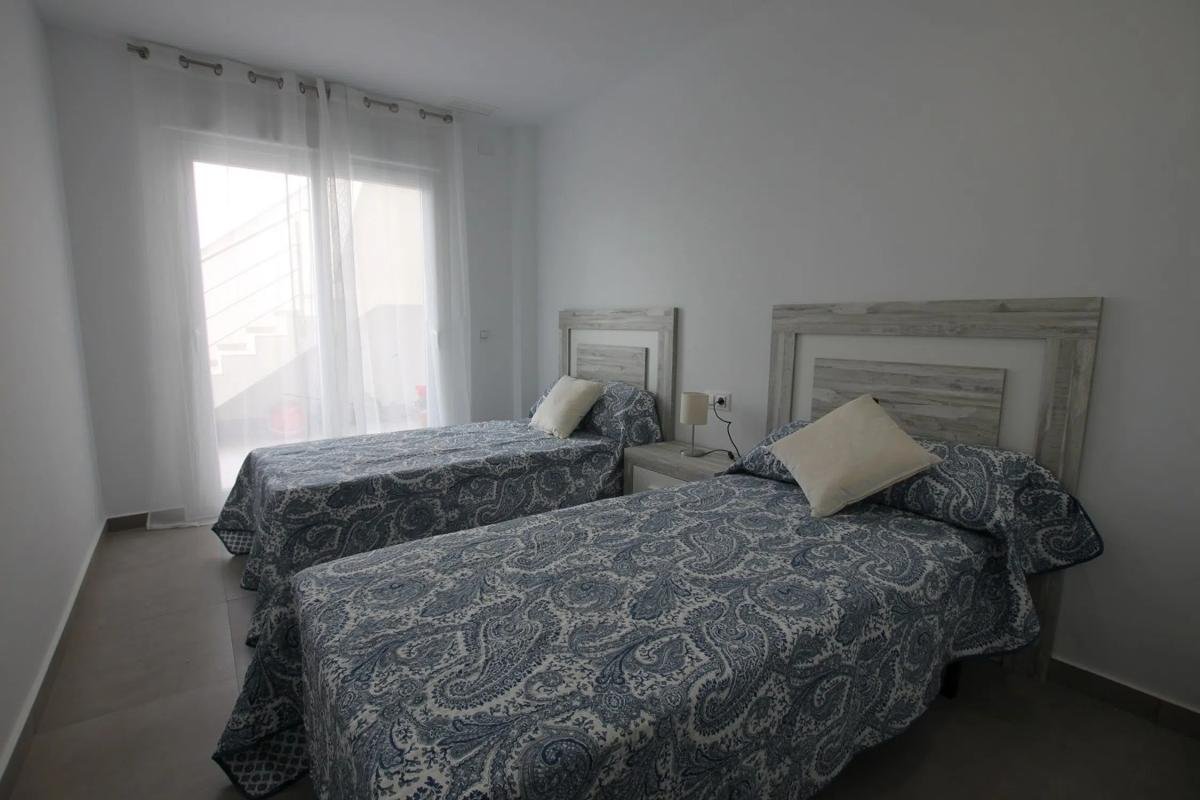property-467042-22-medium Chalet en calle Clavellina