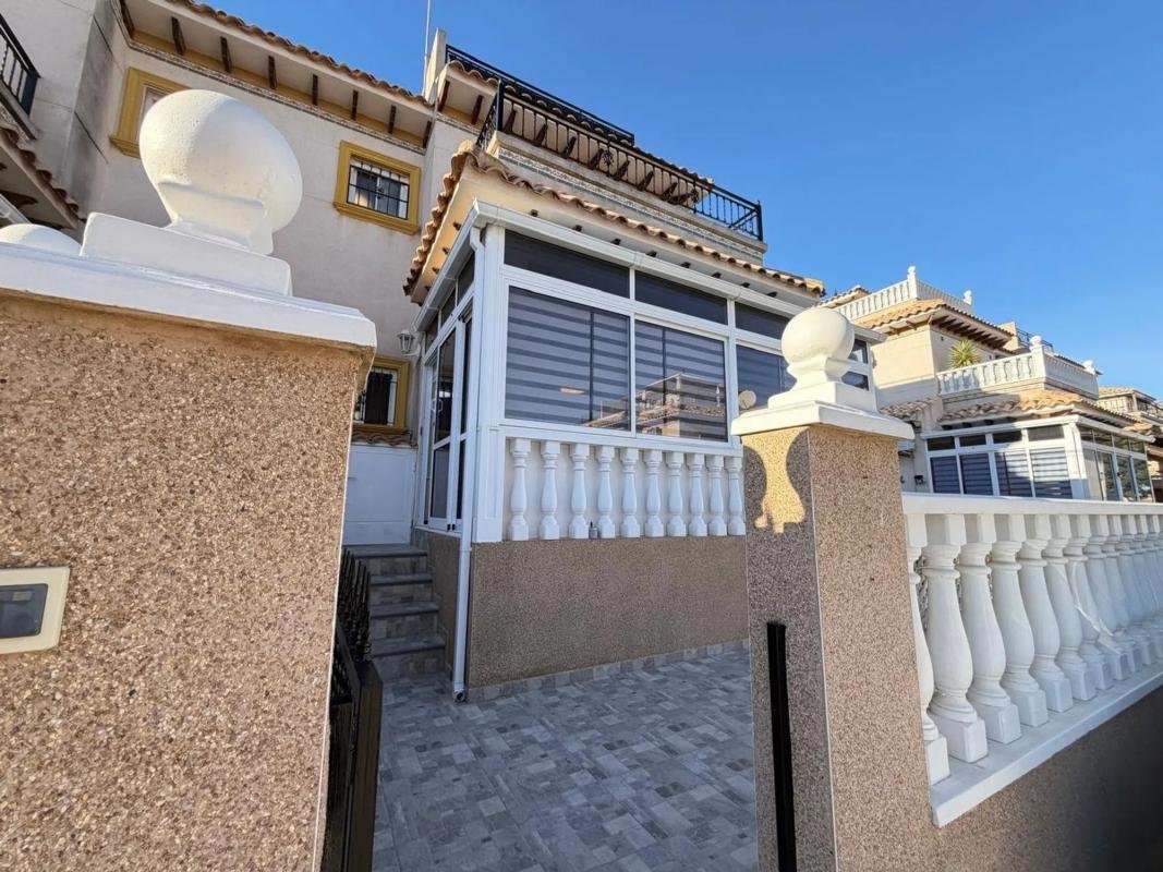 Chalet adosado en calle Chile