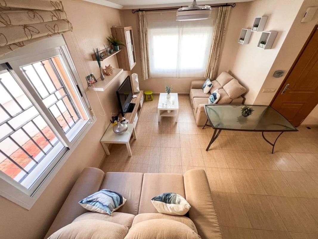 Chalet pareado en calle Salar, 8