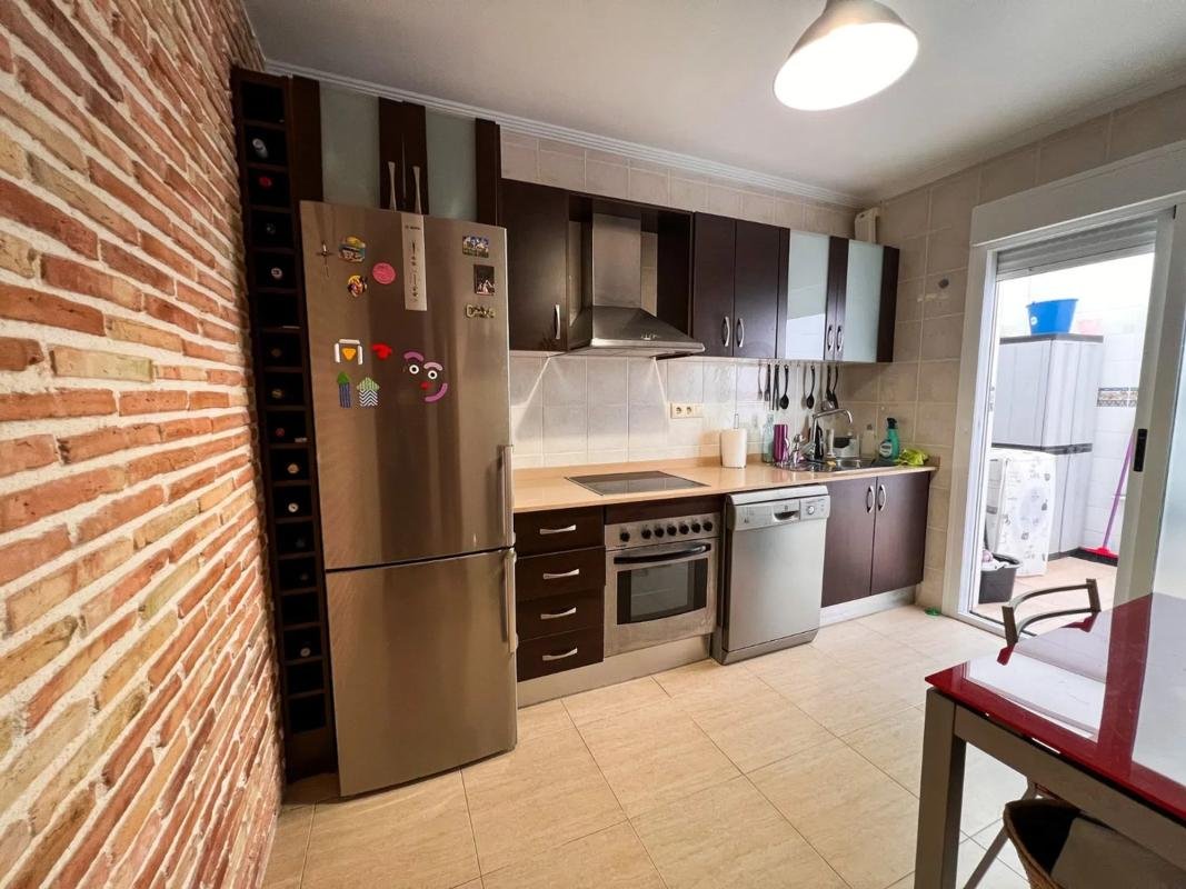 Chalet pareado en calle Salar, 8