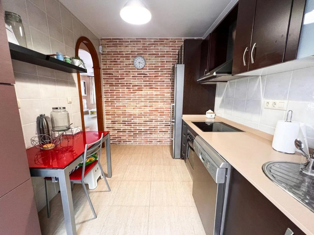 Chalet pareado en calle Salar, 8