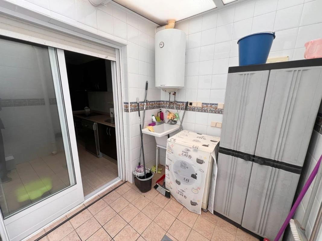 Chalet pareado en calle Salar, 8