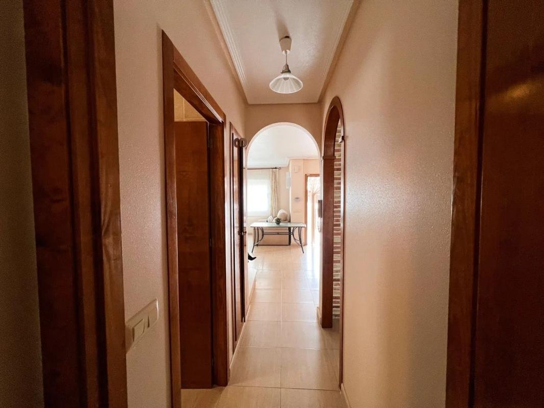 Chalet pareado en calle Salar, 8