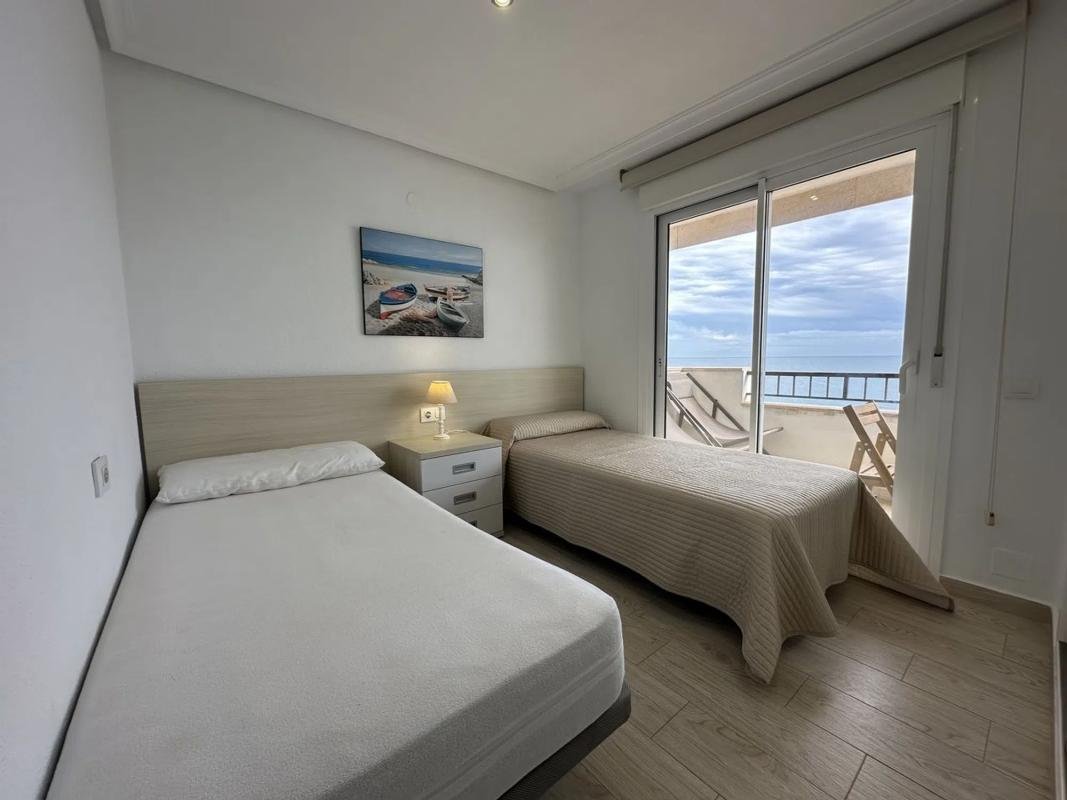 property-468337-23-medium Piso en mil palmeras playa