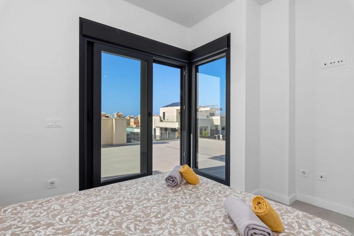 property-468700-20-medium Chalet pareado en avenida el Greco, 1