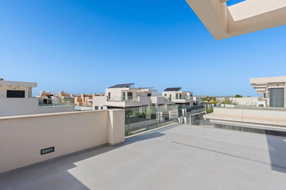 property-468700-21-medium Chalet pareado en avenida el Greco, 1