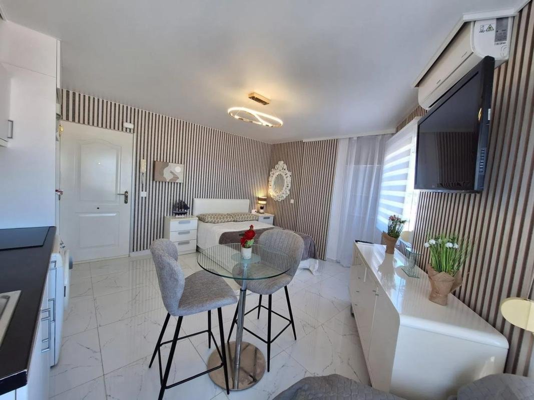 property-469049-2-medium Estudio en calle Soria
