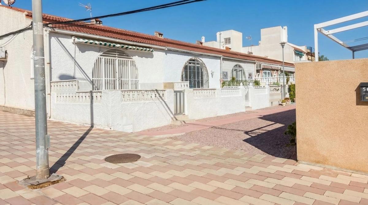 Chalet adosado en calle Rodrigo