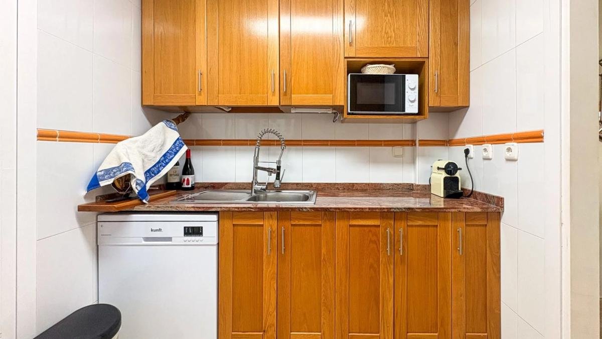 Chalet pareado en calle Bahia, 147