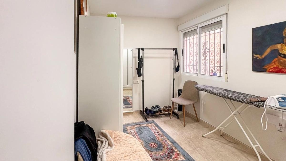 Chalet pareado en calle Bahia, 147