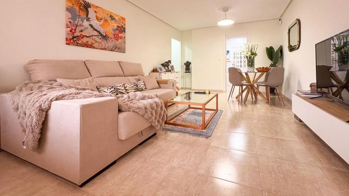 Chalet pareado en calle Bahia, 147